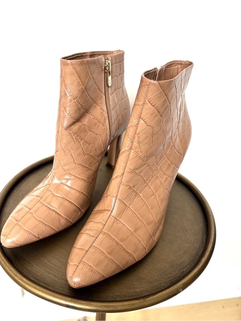 Antonio Melani Tan Croc Embossed leather pointed toe ankle boot 9.5 date night